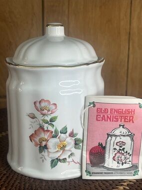 Absolutely Lovely Ceramic Old English Strawberry Preserves Canister w/Lid